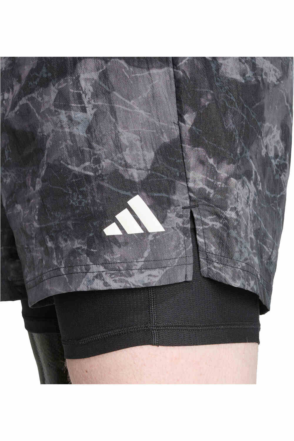 adidas pantaloneta técnica hombre OWN THE RUN SPRAY DYE vista detalle