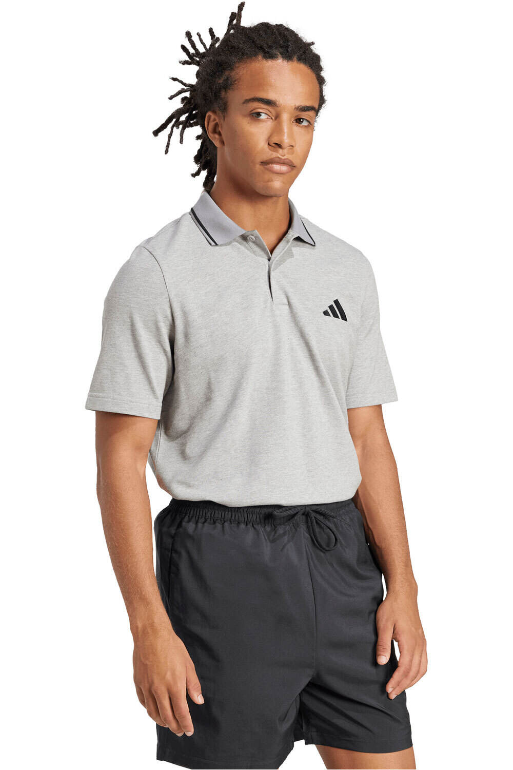 adidas polo manga larga hombre ESSENTIALS SMALL LOGO PIQUE vista detalle
