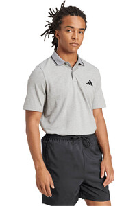 adidas polo manga larga hombre ESSENTIALS SMALL LOGO PIQUE vista detalle