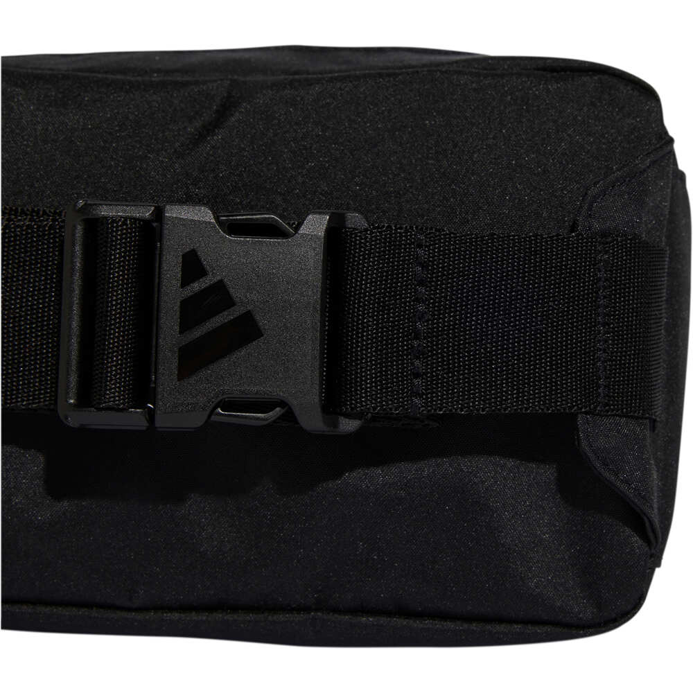 adidas riñonera LINEAR 05