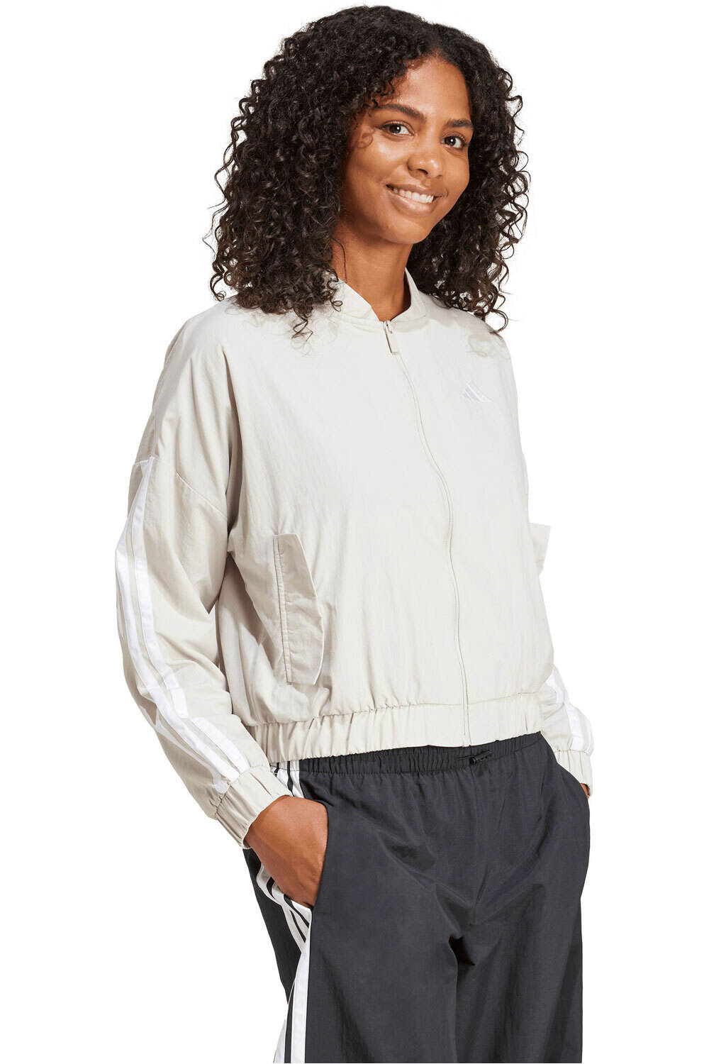 adidas sudadera mujer ESSENTIALS LIFESTYLE WOVEN 3 BANDAS vista detalle