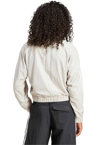 adidas sudadera mujer ESSENTIALS LIFESTYLE WOVEN 3 BANDAS vista trasera