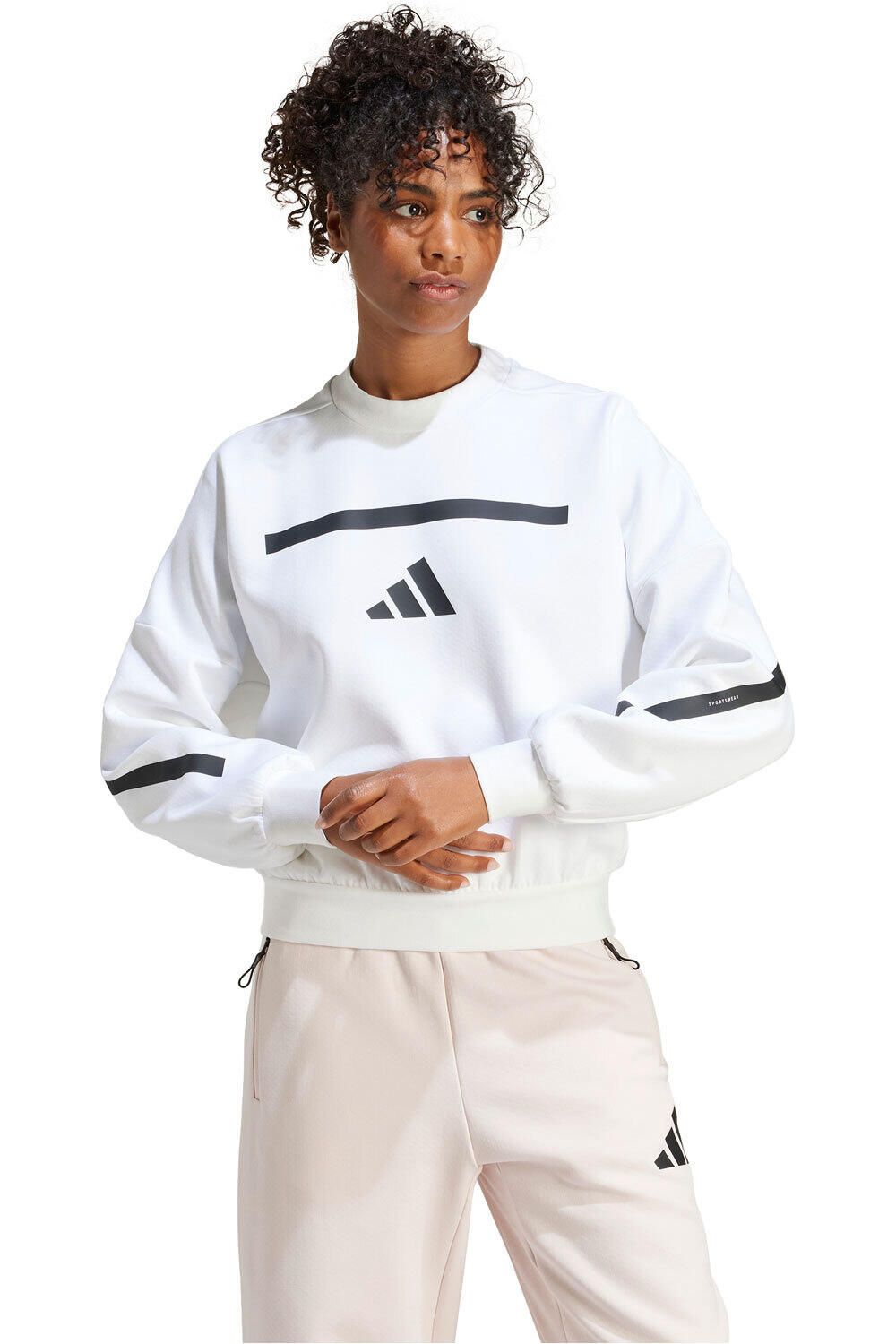 adidas sudadera mujer Z.N.E. SWEATSHIRT vista detalle