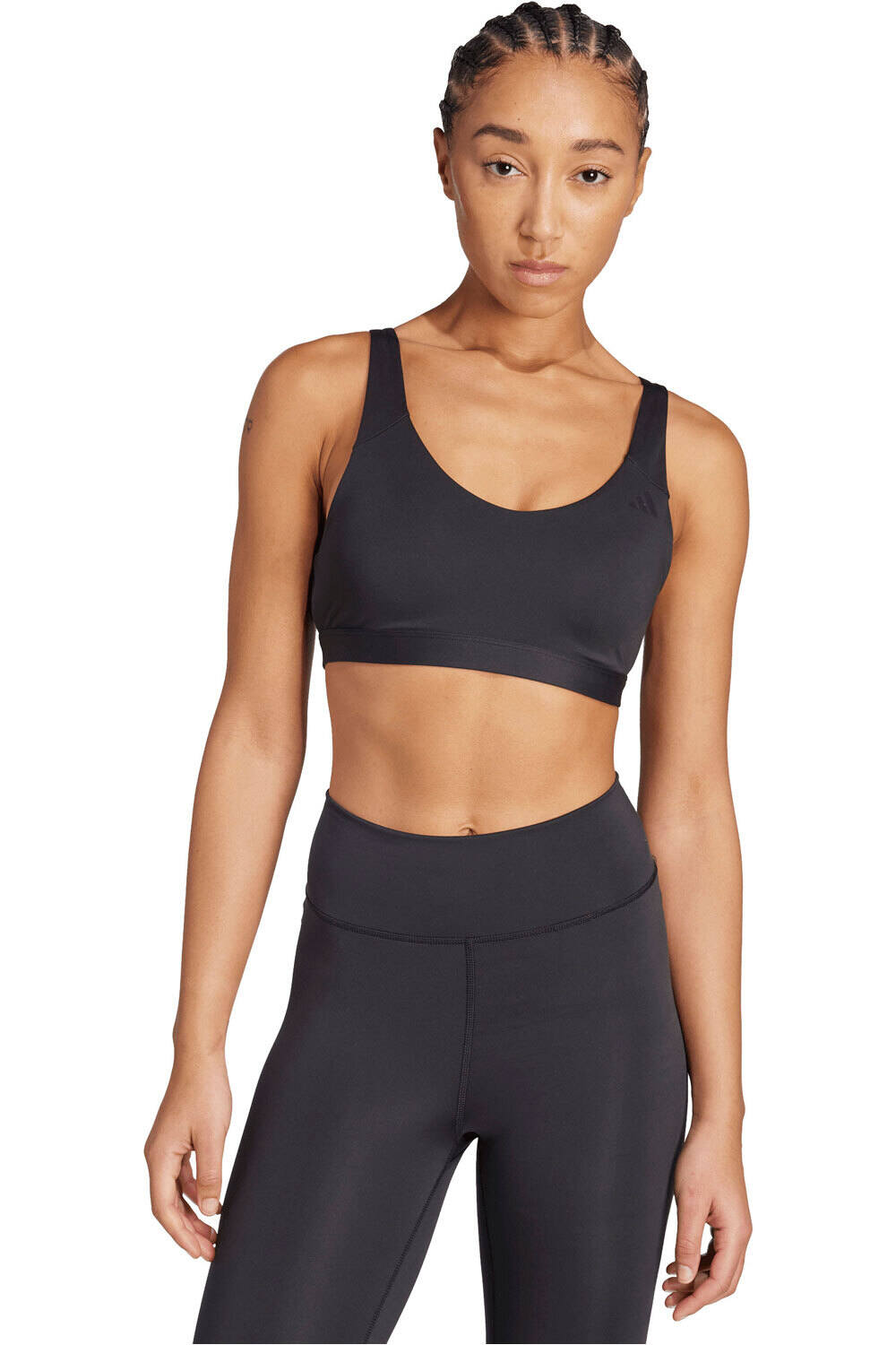 adidas sujetadores deportivos IMPACTO MEDIO ALL ME ESSENTIALS vista frontal