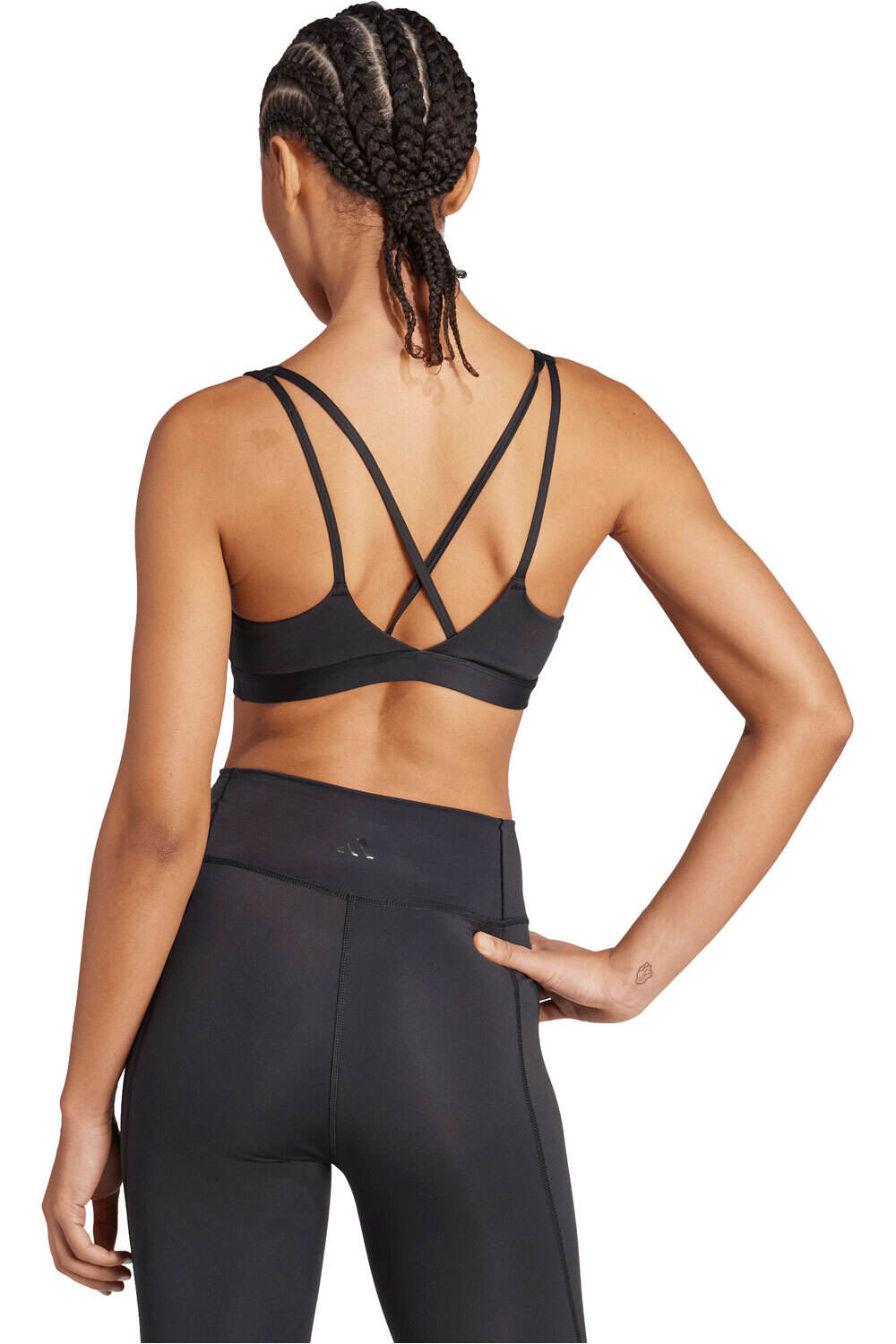 adidas sujetadores deportivos IMPACTO MEDIO ALL ME ESSENTIALS vista trasera