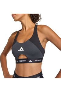 adidas sujetadores deportivos TECHFIT COLOR BLOCK SUJECIN MEDIA vista detalle