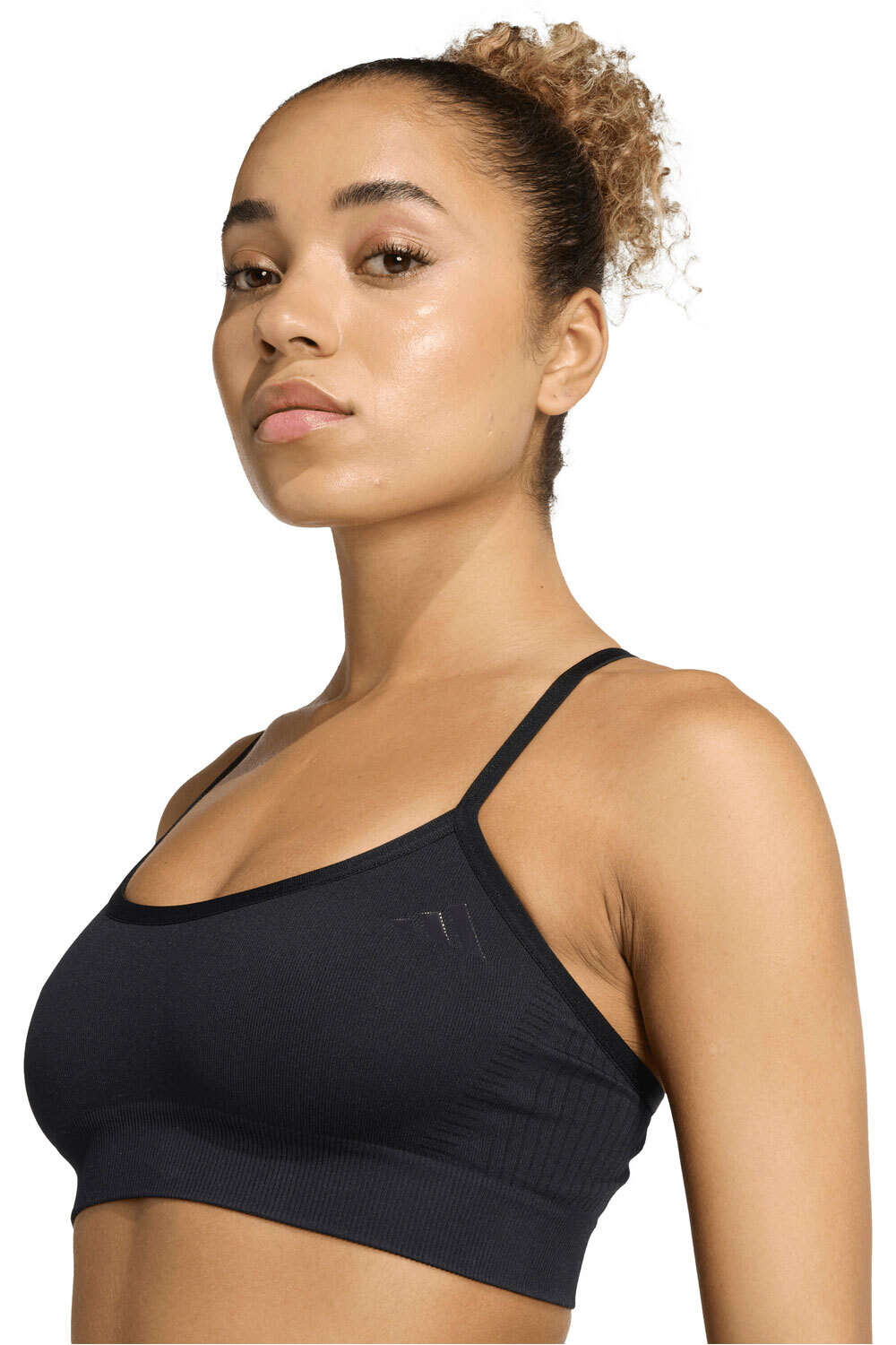 adidas sujetadores deportivos WORKOUT ESSENTIALS KNIT LIGHT SUPPORT vista detalle