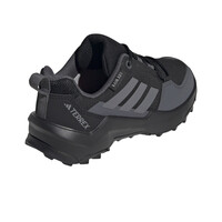adidas zapatilla trekking niño TERREX AX4R R.RDY K vista trasera