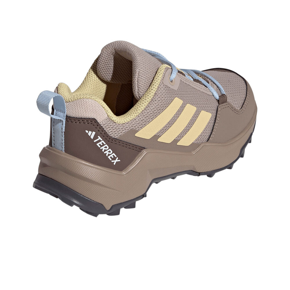 adidas zapatilla trekking niño TERREX AX4S HIKING vista trasera