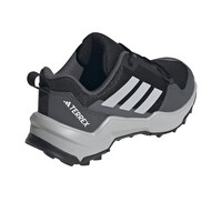 adidas zapatilla trekking niño TERREX AX4S K vista trasera