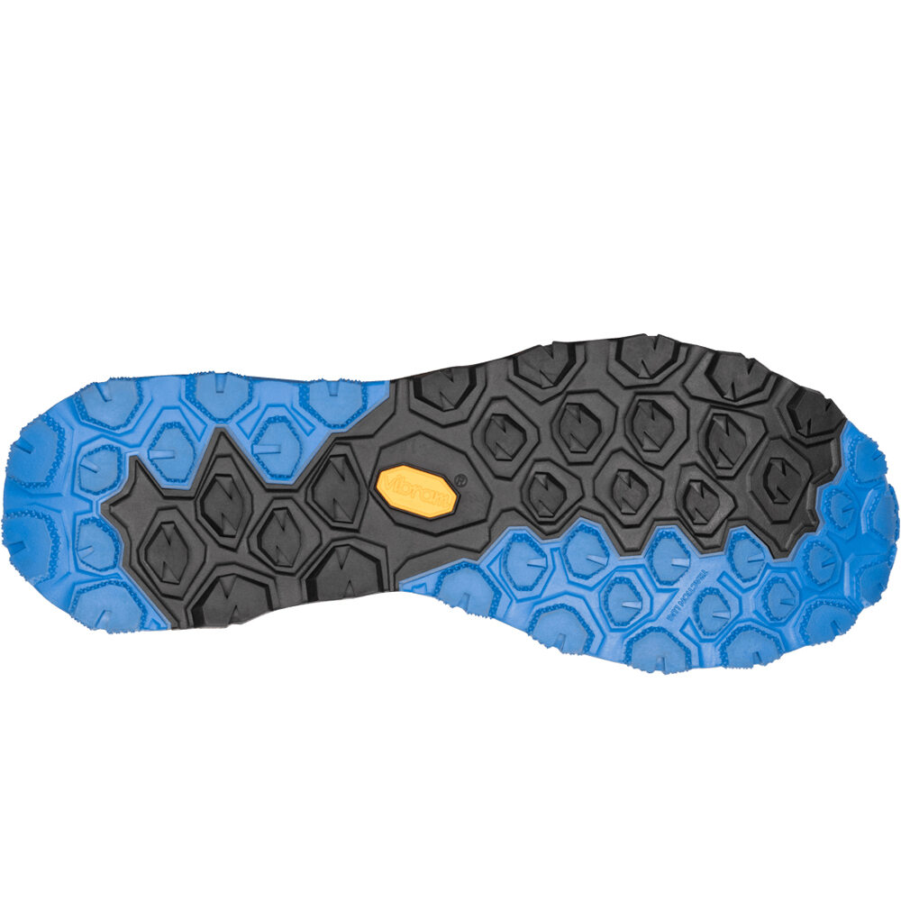 Aku zapatilla trekking hombre FLYROCK GTX vista trasera