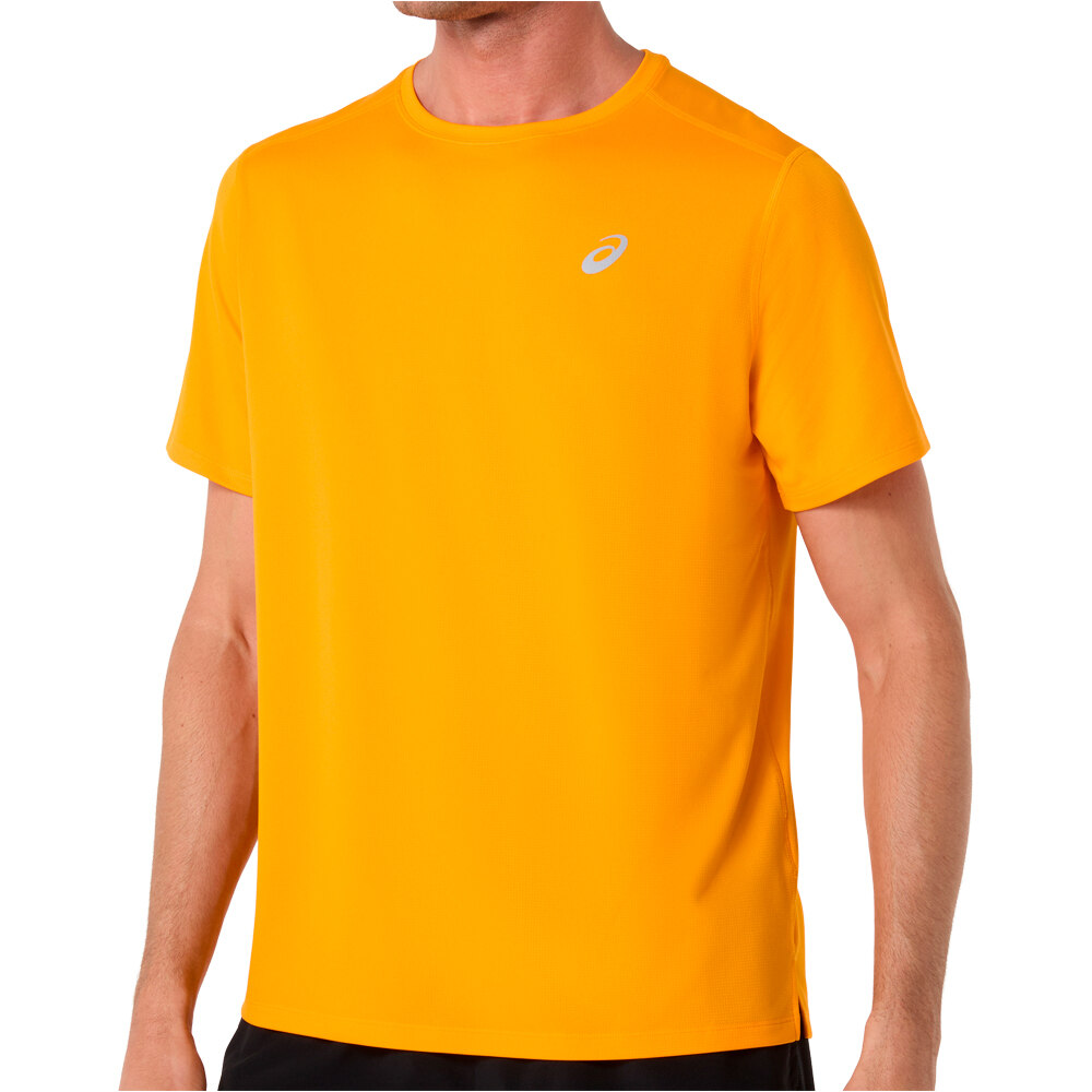 Asics camiseta técnica manga corta hombre ASICS CORE SS TOP vista detalle