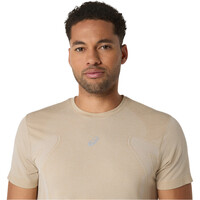 Asics camiseta técnica manga corta hombre ROAD SEAMLESS SS TOP 03