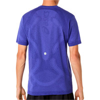 Asics camiseta técnica manga corta hombre ROAD SEAMLESS SS TOP vista trasera