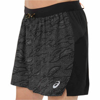 Asics pantalón running hombre FUJITRAIL ALL OVER PRINT 5IN SHORT 03