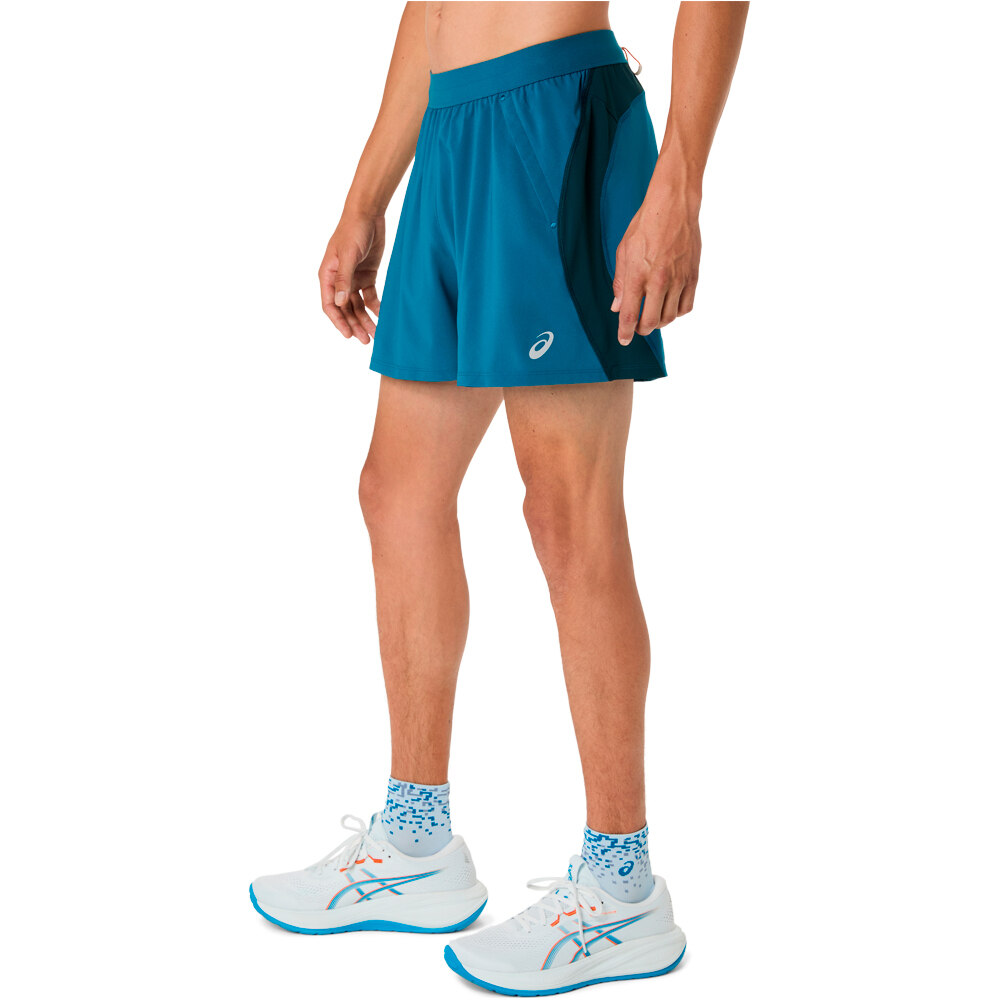 Asics pantaloneta técnica hombre ROAD 5IN SHORT vista detalle