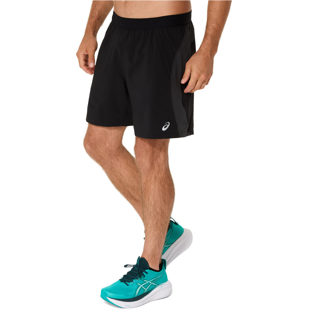 Asics pantaloneta técnica hombre ROAD 7IN SHORT vista detalle