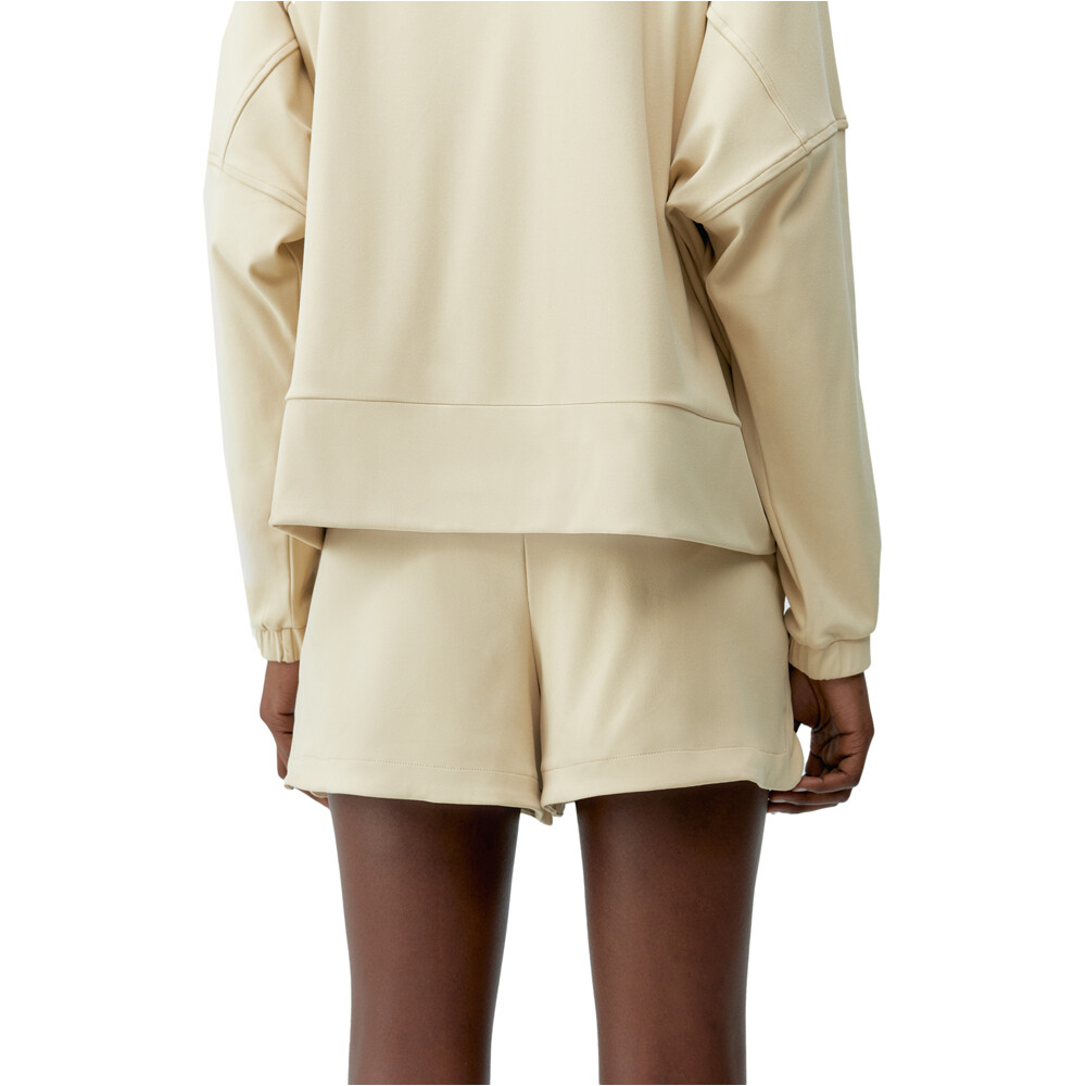 Born Living Yoga bermuda mujer Short Leila vista trasera