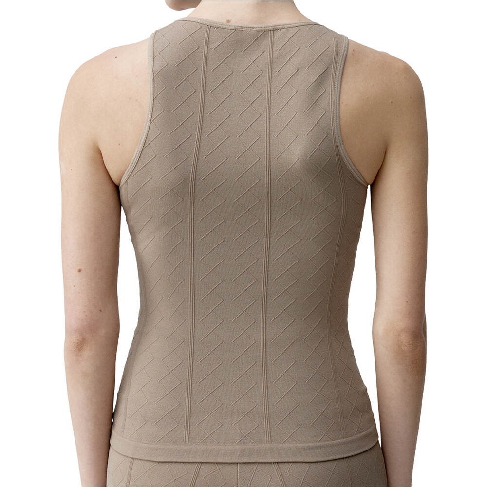 Born Living Yoga Camiseta Tirantes Yoga Ares vista trasera