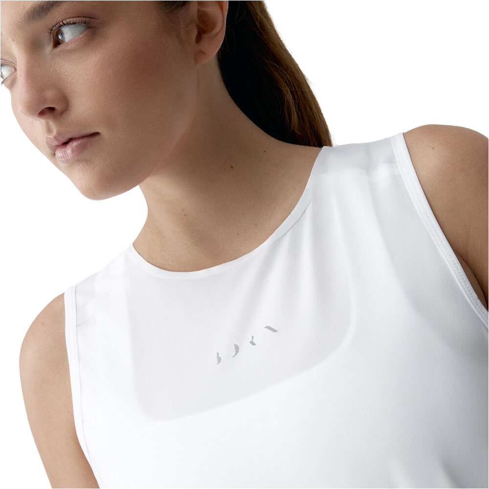 Born Living Yoga Camiseta Tirantes Yoga Caliope vista detalle