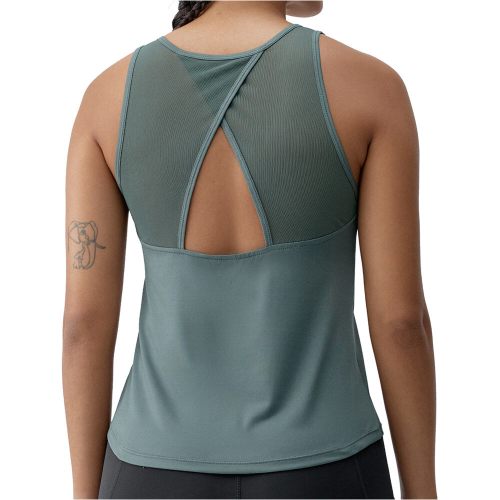 Born Living Yoga camisetas yoga Daila 2.0 vista trasera
