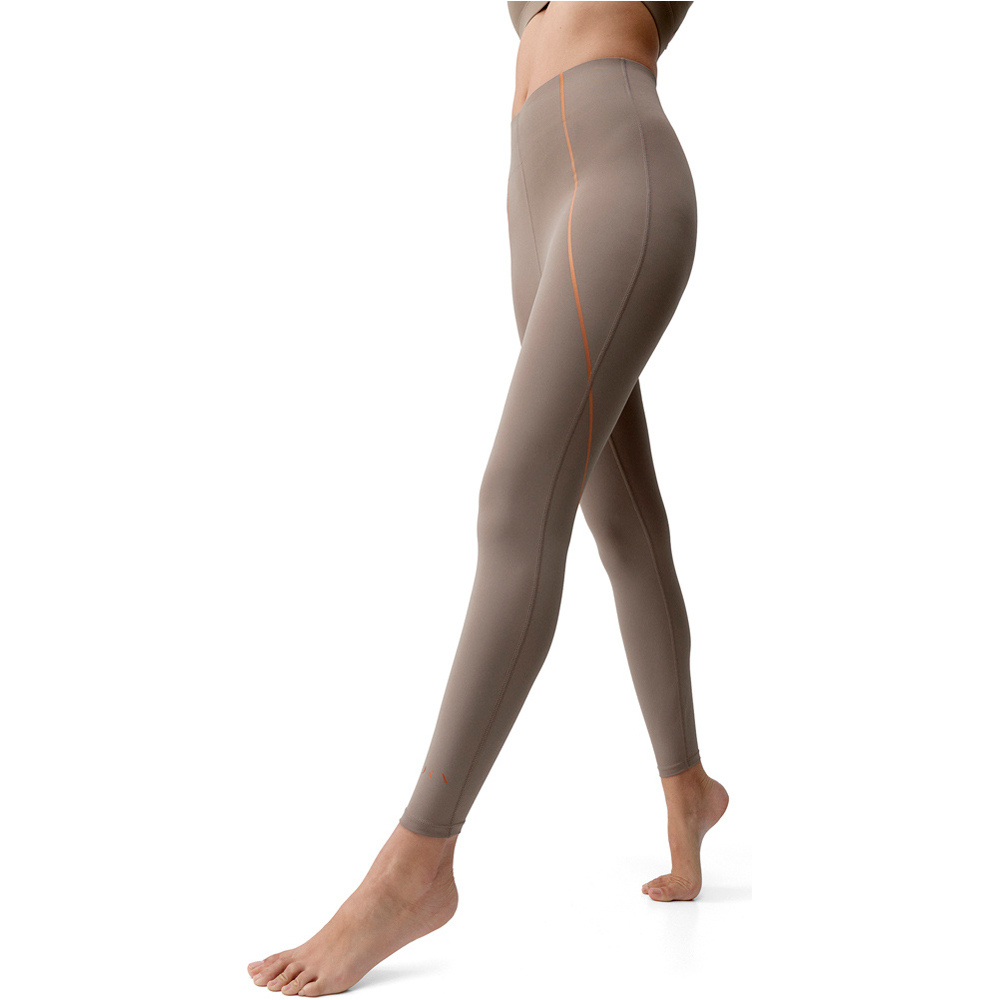 Born Living Yoga Pantalon Largo Yoga Brone vista detalle