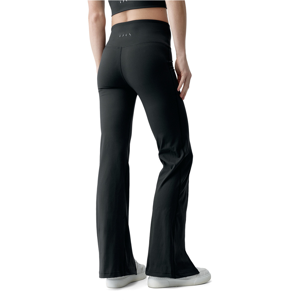 Born Living Yoga Pantalon Largo Yoga Elin vista trasera
