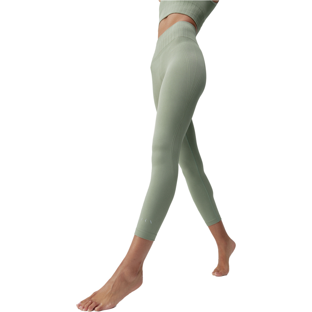 Born Living Yoga Pantalon Largo Yoga Legging Annapurna vista frontal