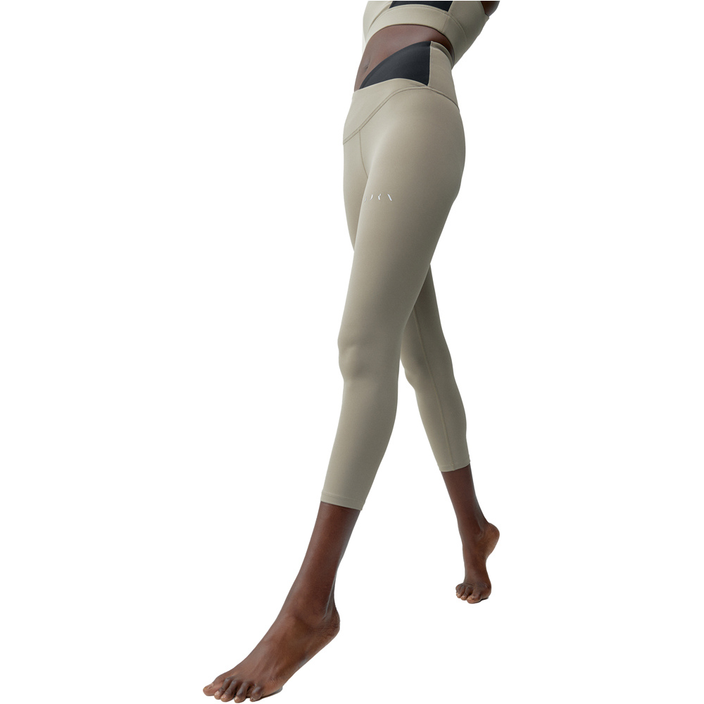 Born Living Yoga Pantalon Largo Yoga Legging Cleo vista frontal