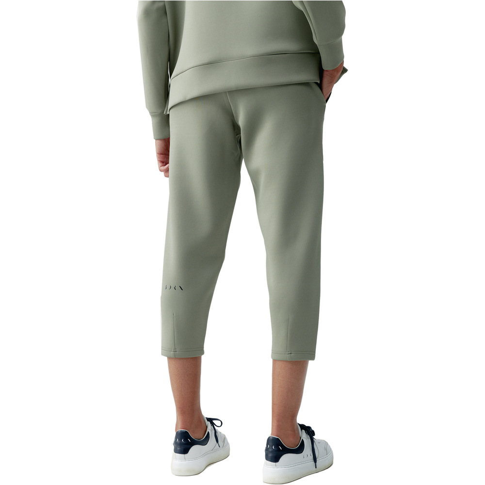 Born Living Yoga pantalón mujer Jogger Isolde vista trasera