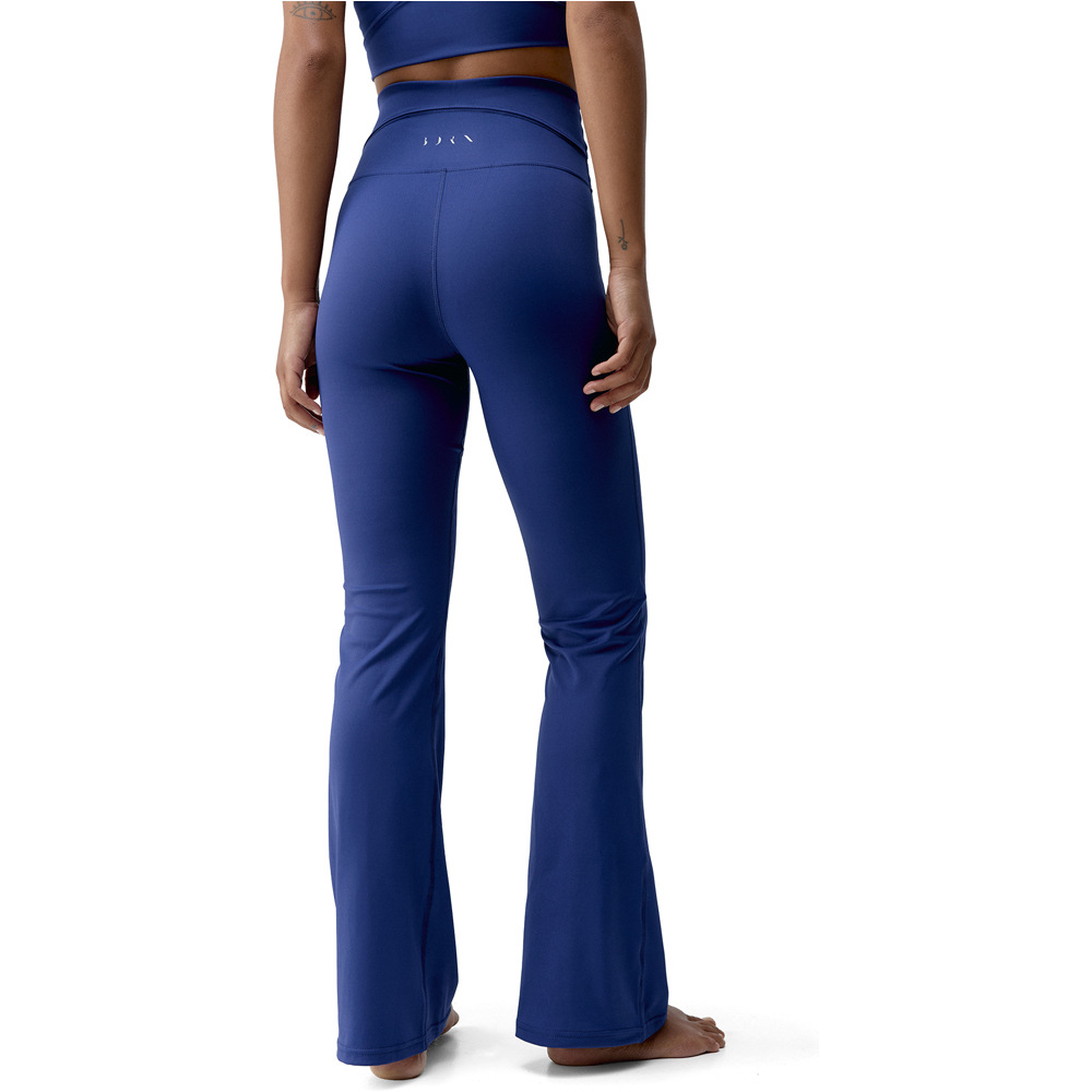 Born Living Yoga pantalones y mallas largas fitness mujer Saori vista trasera
