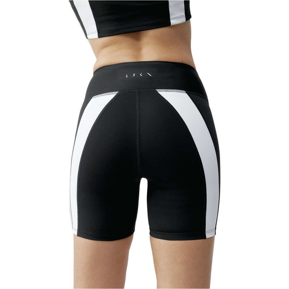 Born Living Yoga pantalones yoga Short Bindi vista trasera