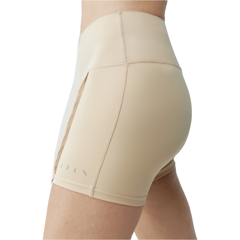 Born Living Yoga pantalones yoga Short Sayani vista detalle