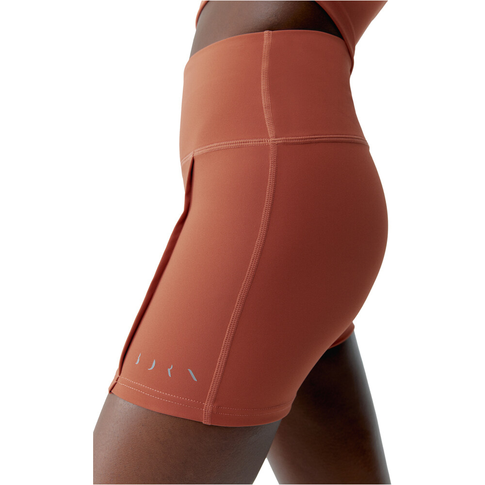 Born Living Yoga pantalones yoga Short Sayani vista detalle