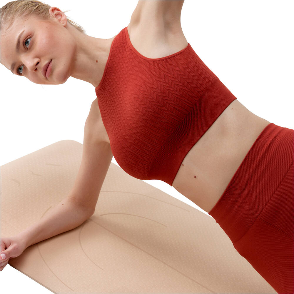 Born Living Yoga Sujetador Yoga Zinara 04