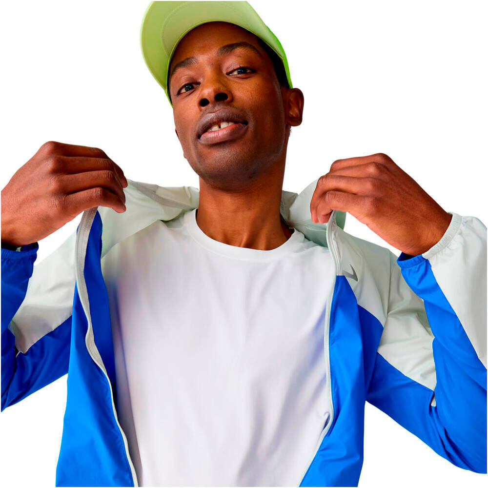 Brooks CHAQUETA RUNNING HOMBRE Canopy Packable Jacket vista detalle