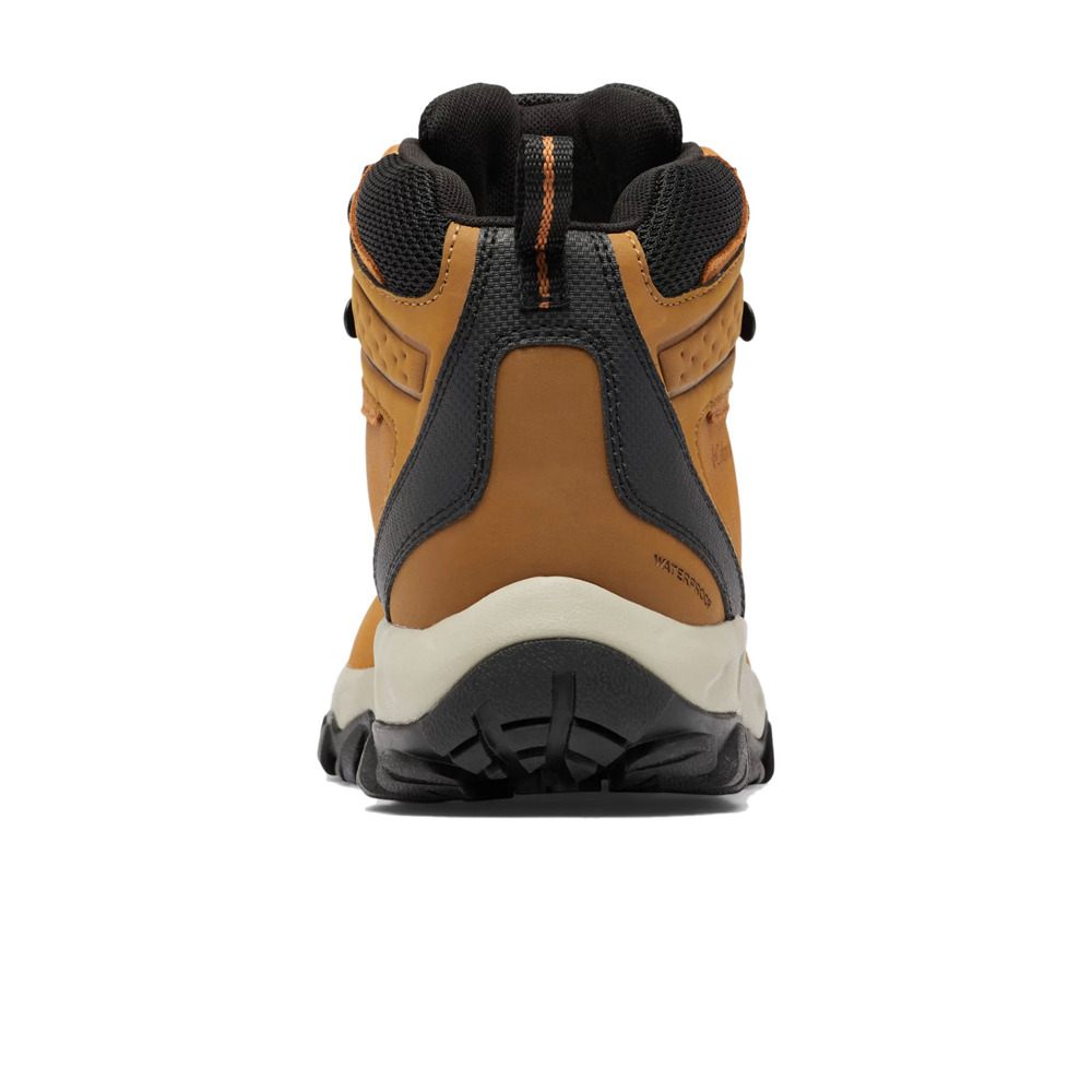 Columbia bota trekking hombre NEWTON RIDGE PLUS II WATERPROOF vista trasera