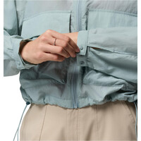 Columbia chaqueta softshell mujer Paracutie Cropped Cargo Windbreaker 07