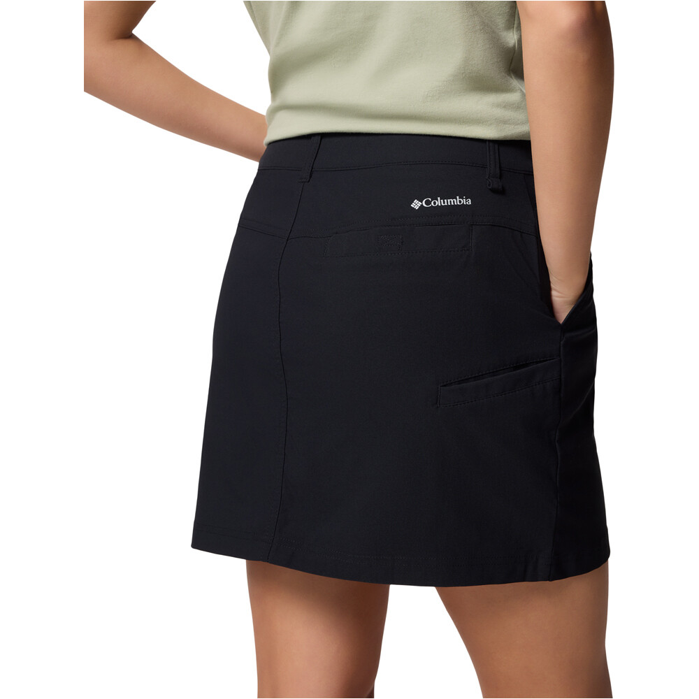Columbia pantalón corto montaña mujer Leslie Falls II Skort vista trasera
