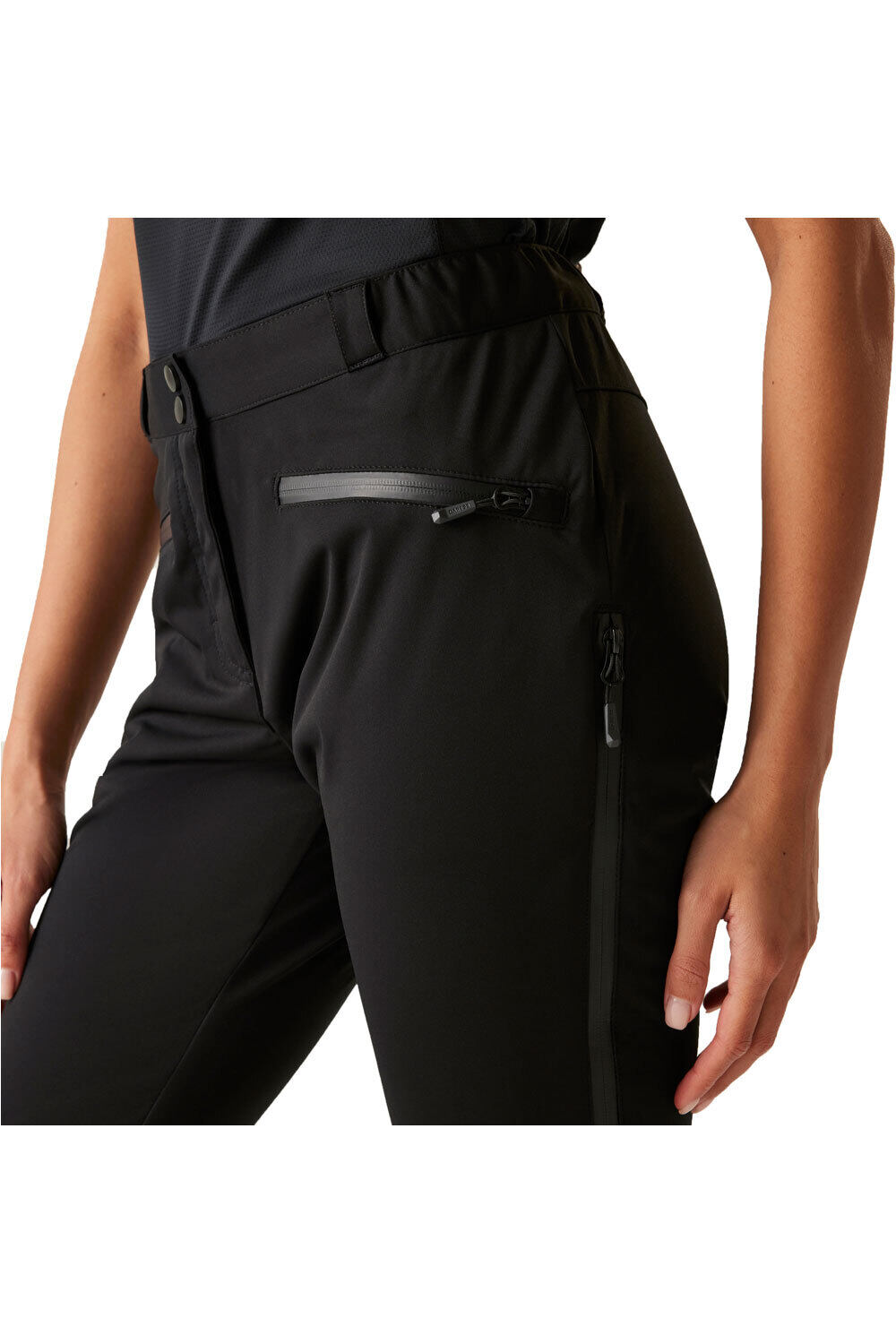 Dare2b pantalón montaña mujer AssertTrouser vista detalle