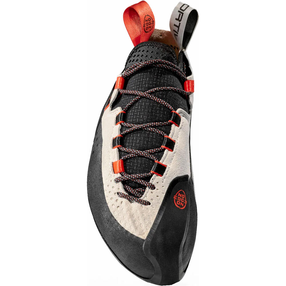 La Sportiva pies de gato Genius lateral interior