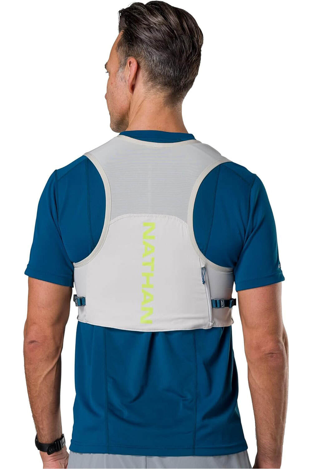 Nathan varios running Pinnacle FeatherLite Vest 01