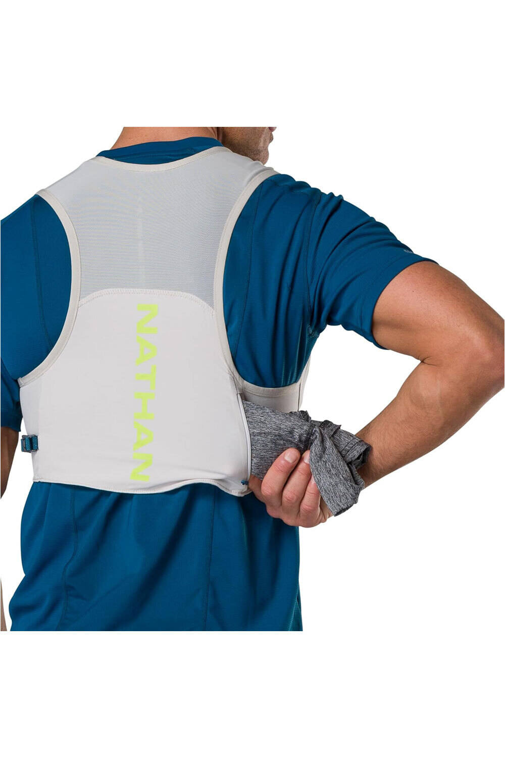 Nathan varios running Pinnacle FeatherLite Vest 02