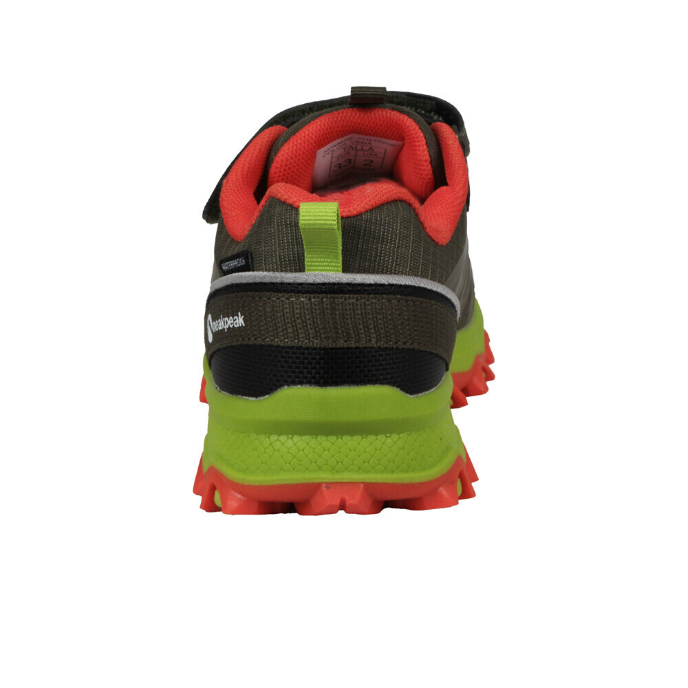 Neak Peak zapatilla trekking niño TREKER LOW JR vista trasera