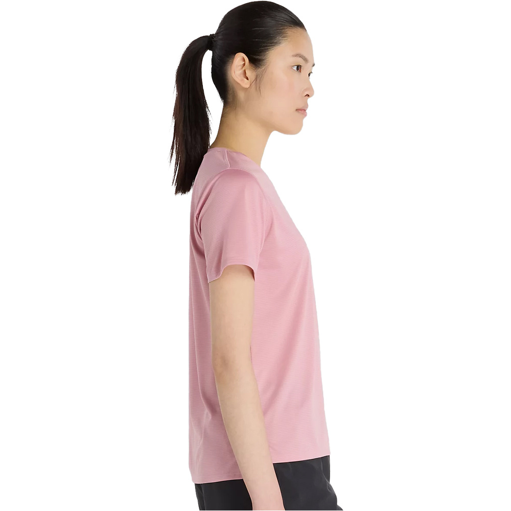 New Balance camiseta entrenamiento manga corta mujer Sport Essentials T-Shirt vista detalle