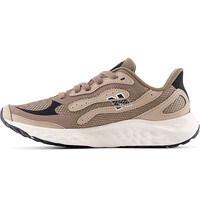 New Balance zapatilla moda mujer FreshFoam Arishi v4 Tiralux puntera