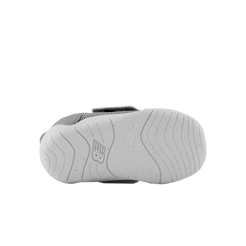 New Balance zapatilla multideporte bebe New-B First vista trasera