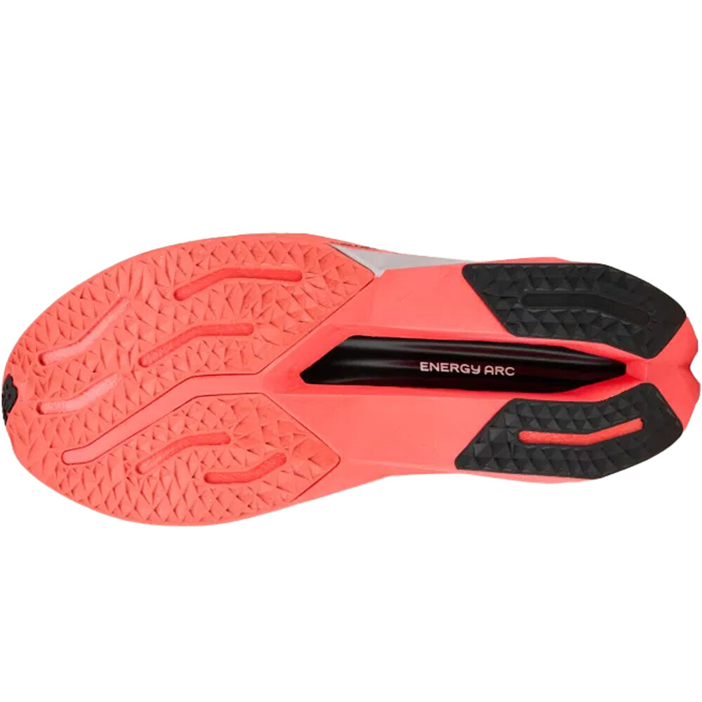 New Balance zapatilla running hombre SuperComp Trainerv4 vista trasera