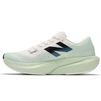 New Balance zapatilla running mujer FuelCell Rebel v4 lateral interior