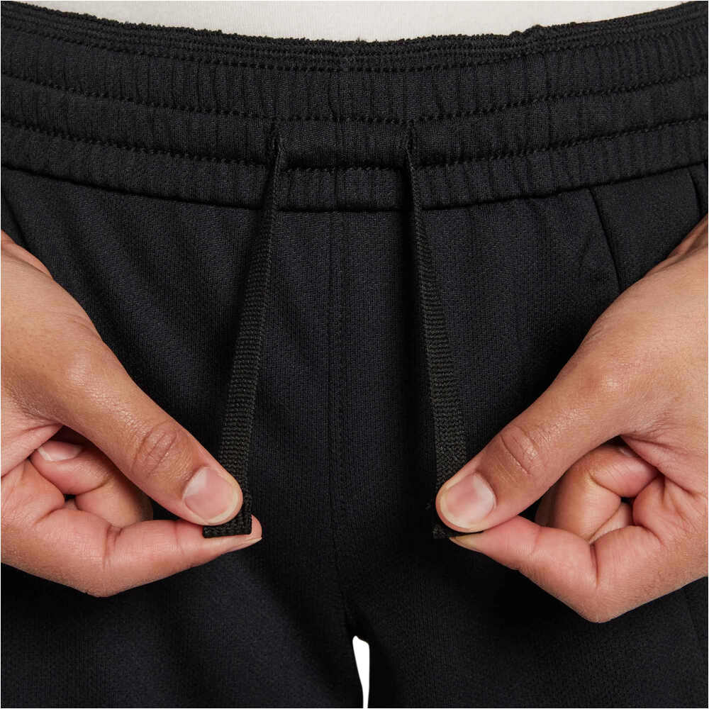 Nike bermuda niño B NK DF MULTI+ SWOOSH SHORT 03